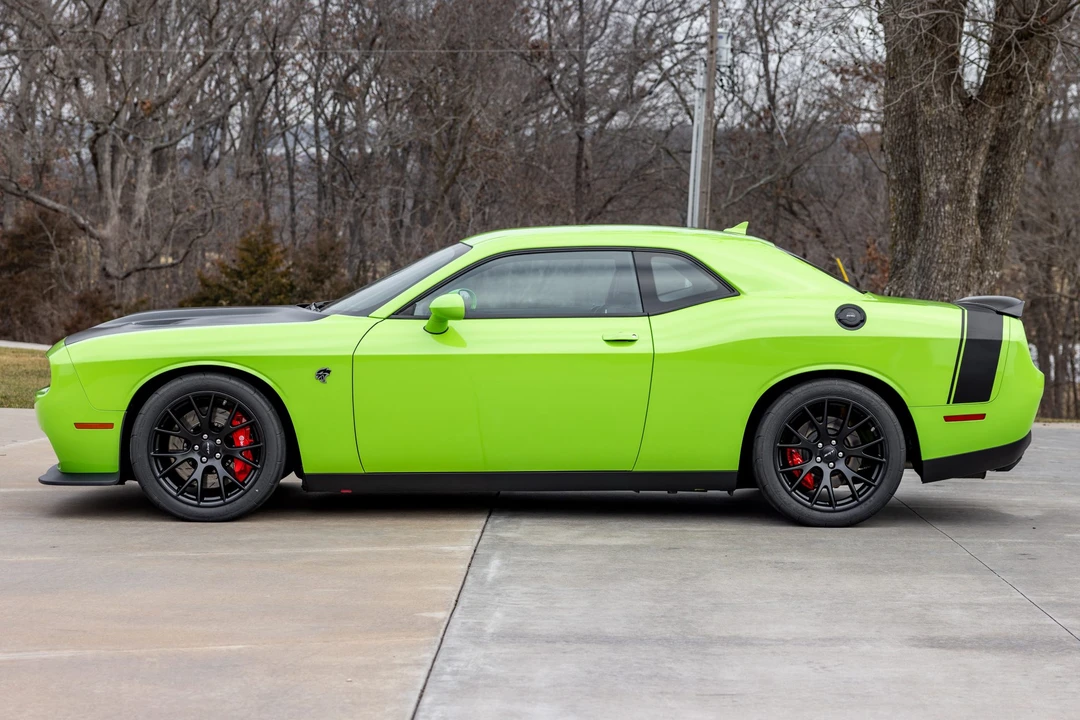 2015 Dodge Challenger SRT Hellcat 3rd Gen - Image 7 of 31