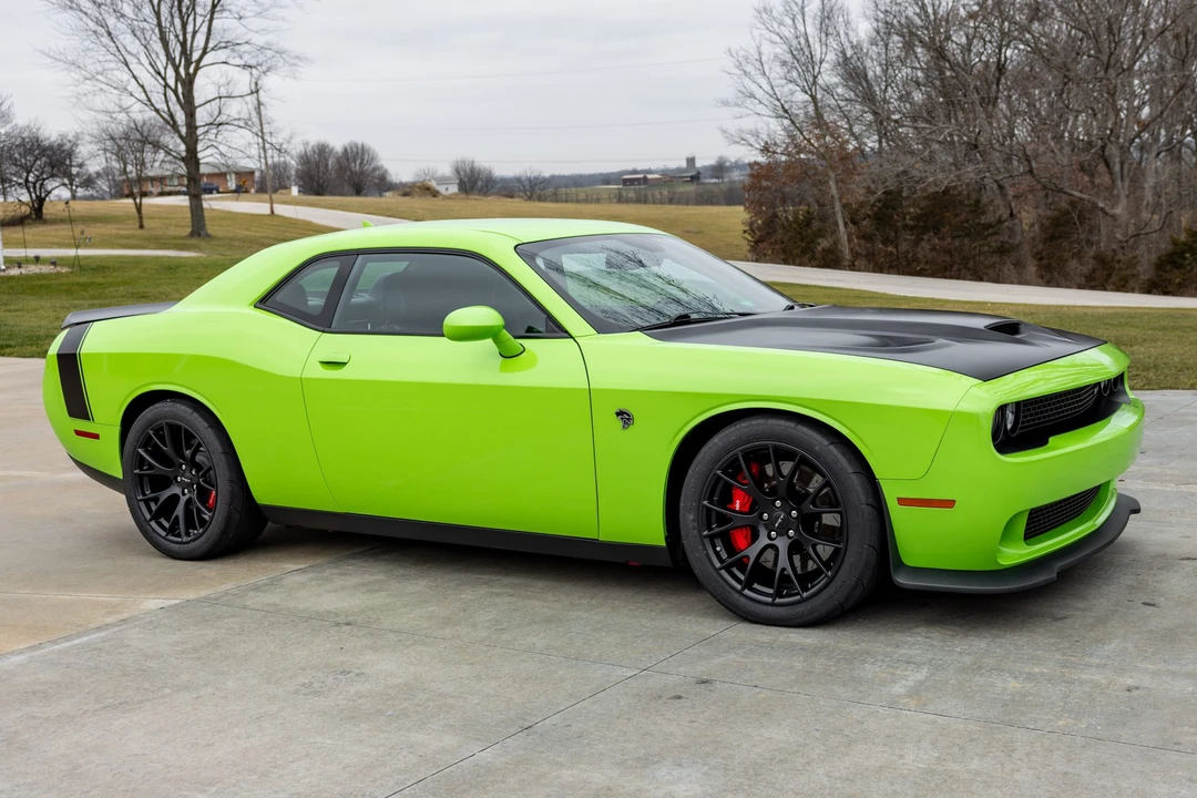 2015 Dodge Challenger SRT Hellcat 3rd Gen - Image 2 of 31