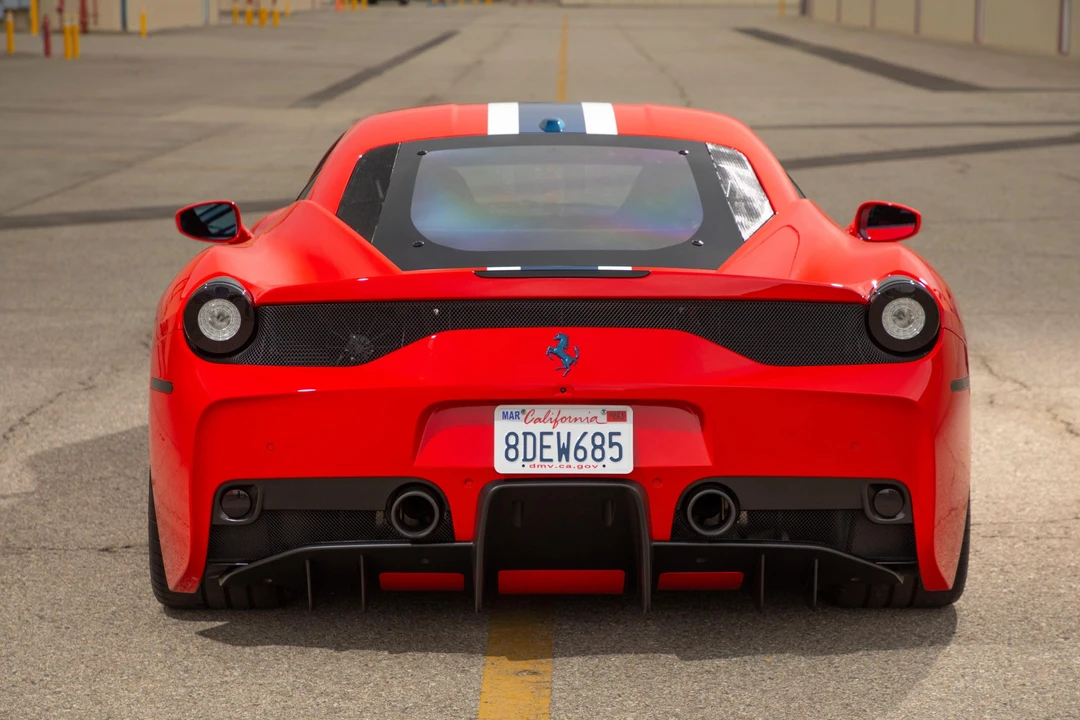 2015 Ferrari 458 Speciale - Image 17 of 31