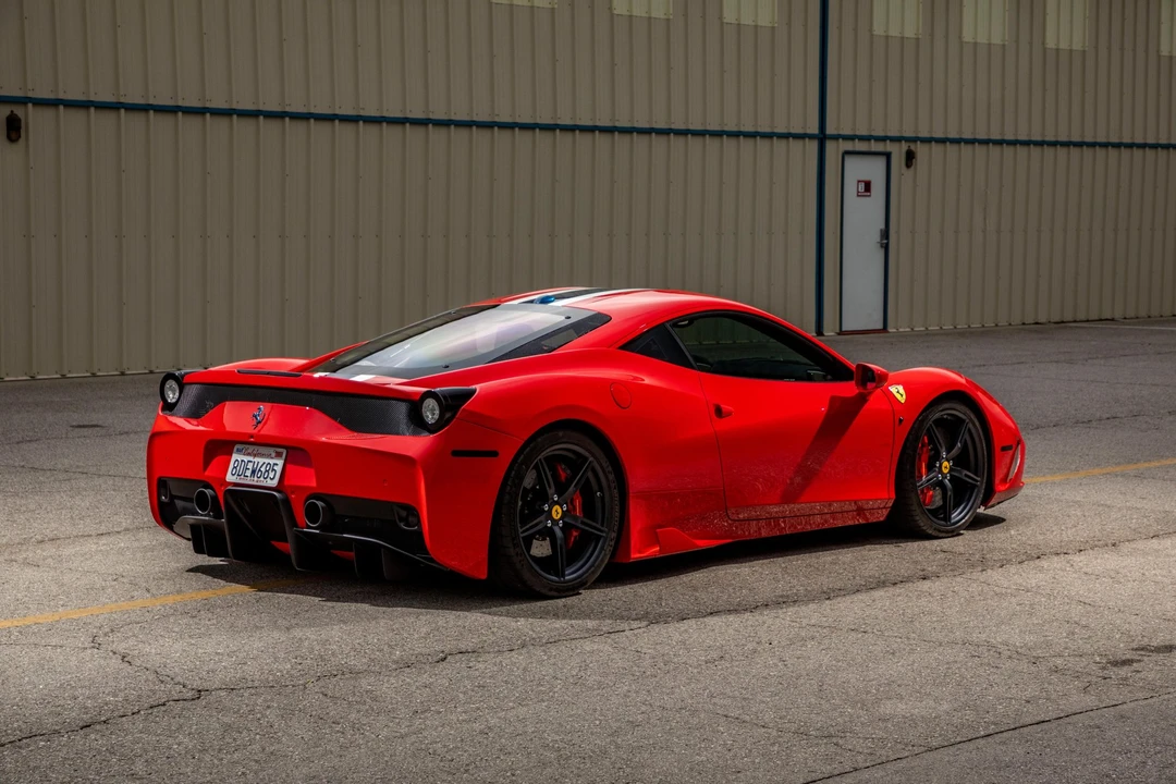 2015 Ferrari 458 Speciale - Image 21 of 31