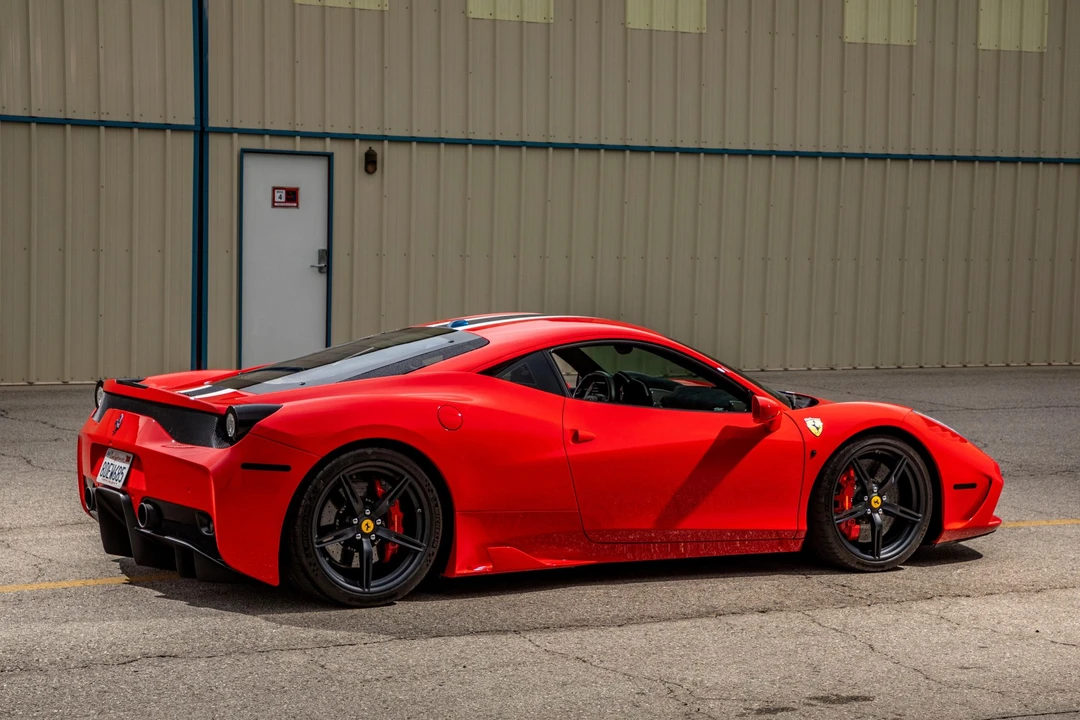 2015 Ferrari 458 Speciale - Image 25 of 31
