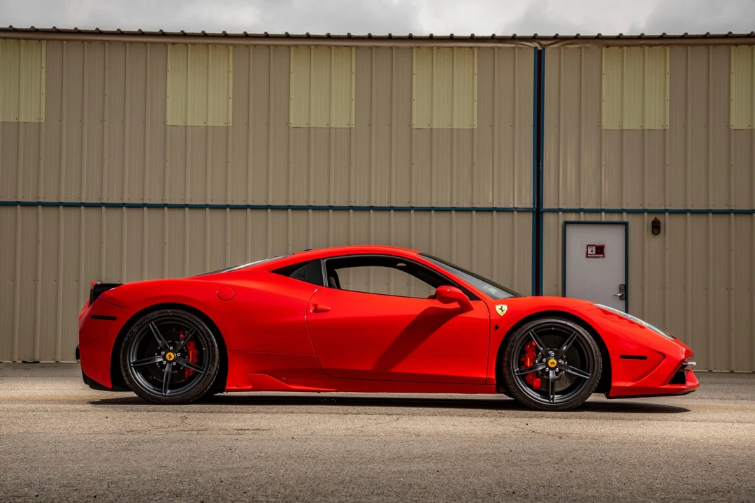 2015 Ferrari 458 Speciale - Image 28 of 31