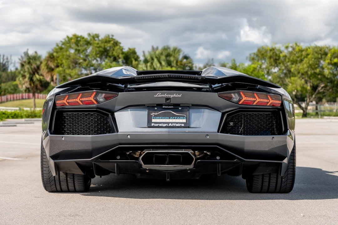 2015 Lamborghini Aventador LP700-4 - Image 12 of 31