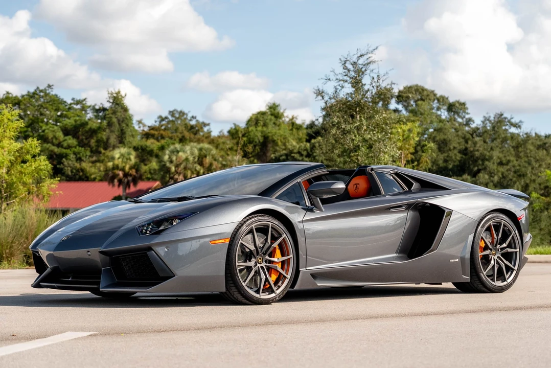 2015 Lamborghini Aventador LP700-4 - Image 5 of 31