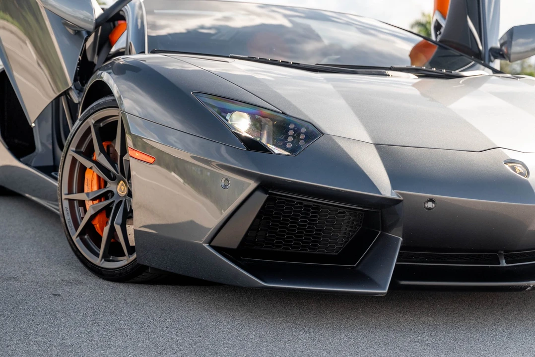 2015 Lamborghini Aventador LP700-4 - Image 18 of 31