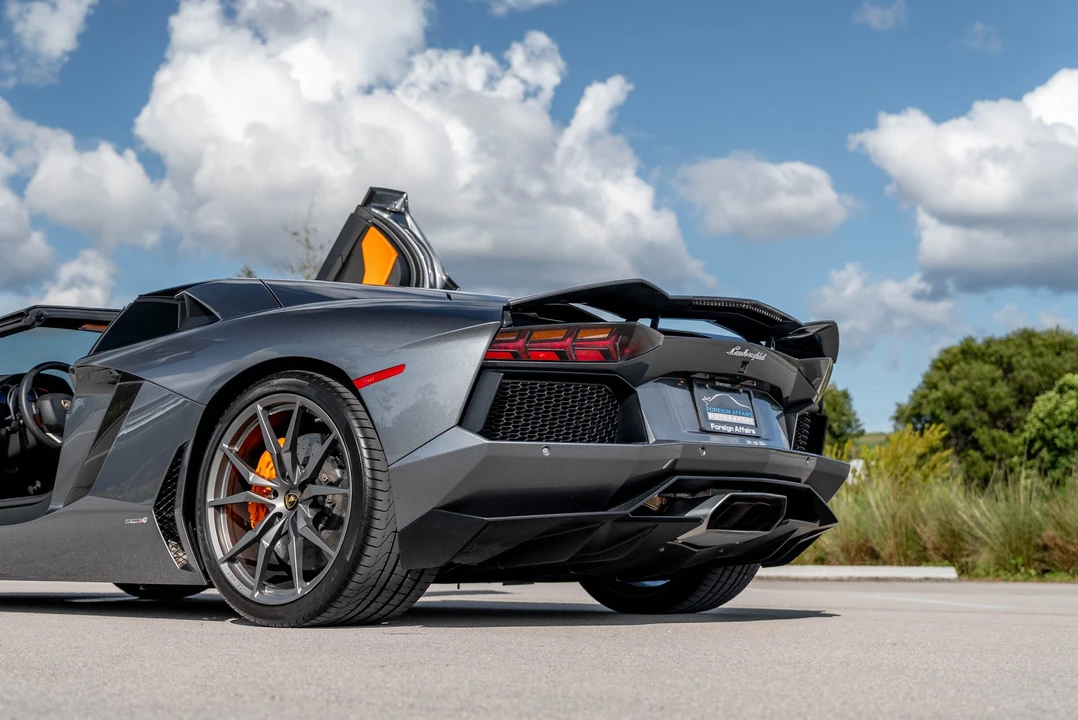 2015 Lamborghini Aventador LP700-4 - Image 23 of 31