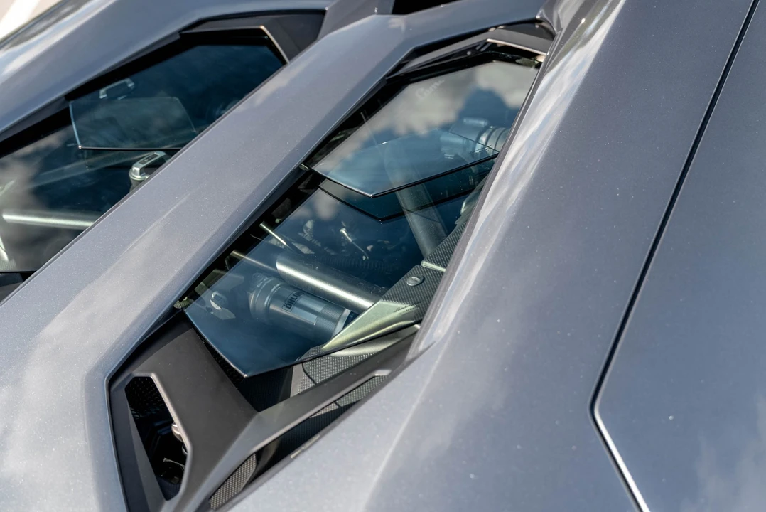 2015 Lamborghini Aventador LP700-4 - Image 28 of 31
