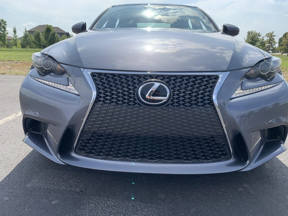 2015 Lexus IS 3rd Gen - Image 11 of 31