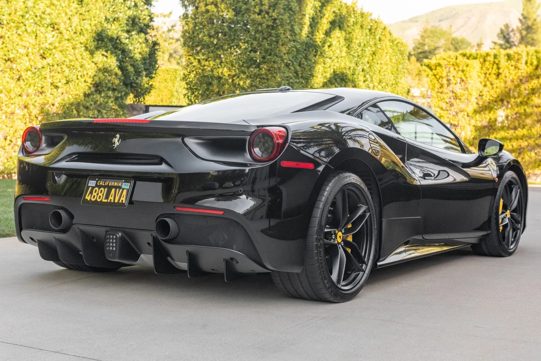 2016 Ferrari 488 GTB - Image 11 of 31