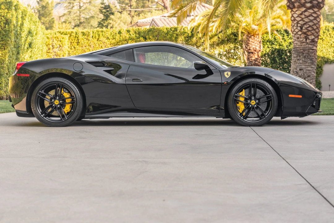 2016 Ferrari 488 GTB - Image 13 of 31