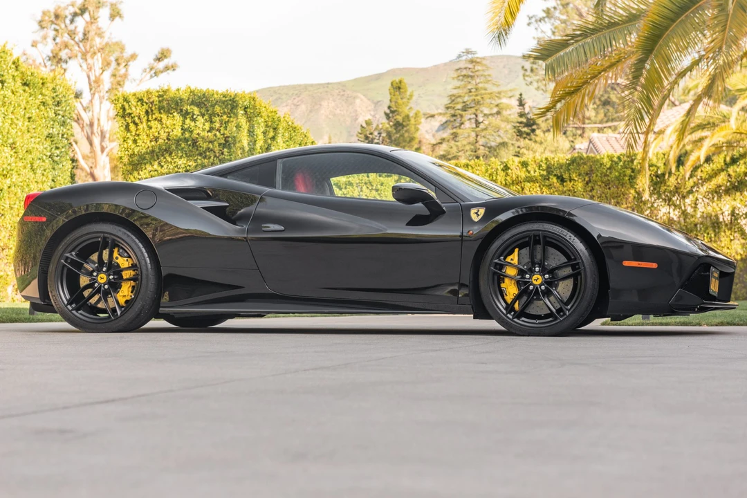 2016 Ferrari 488 GTB - Image 14 of 31