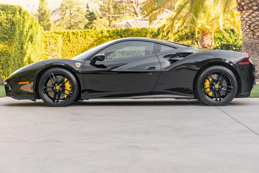 2016 Ferrari 488 GTB - Image 3 of 31
