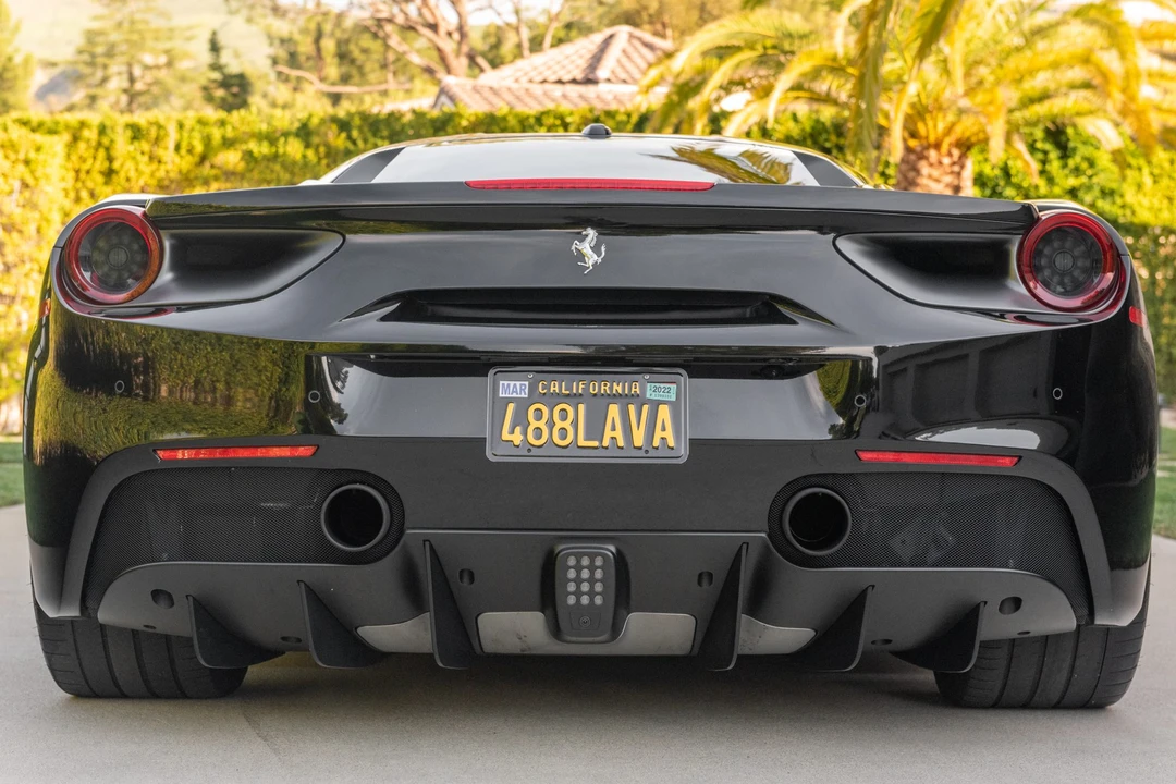 2016 Ferrari 488 GTB - Image 9 of 31
