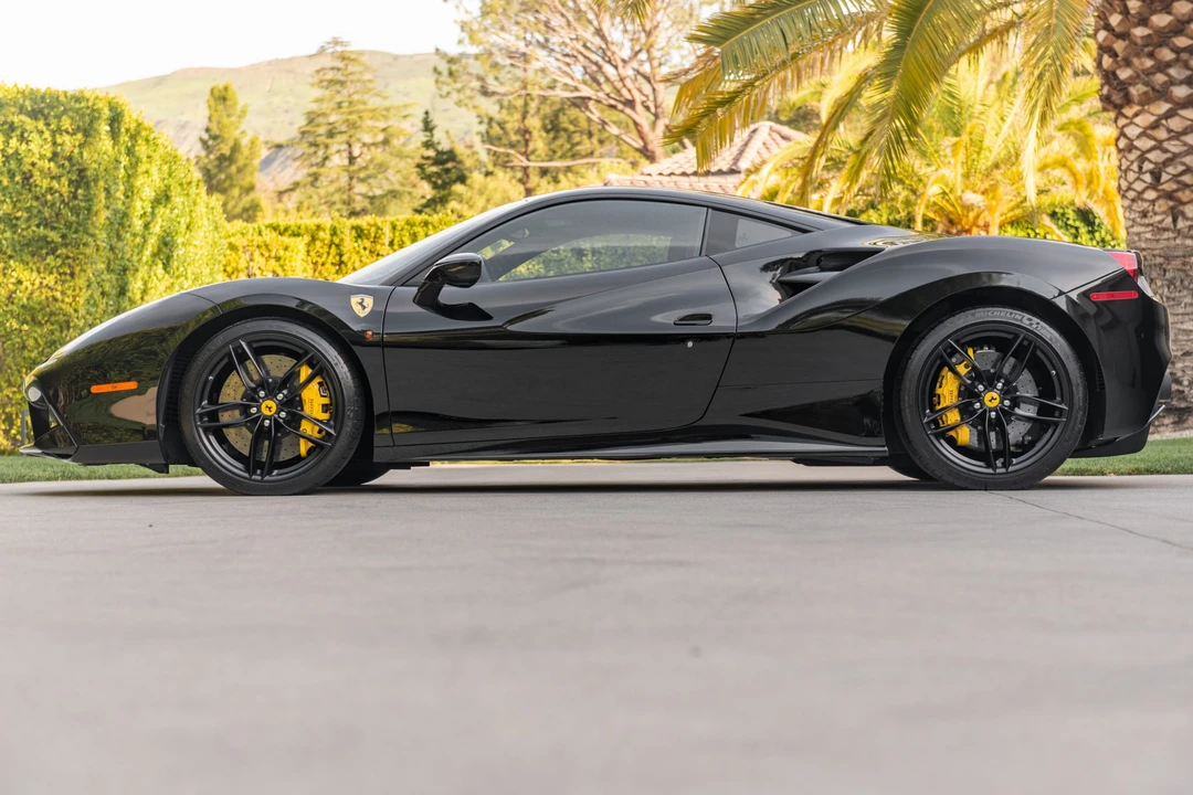2016 Ferrari 488 GTB - Image 4 of 31