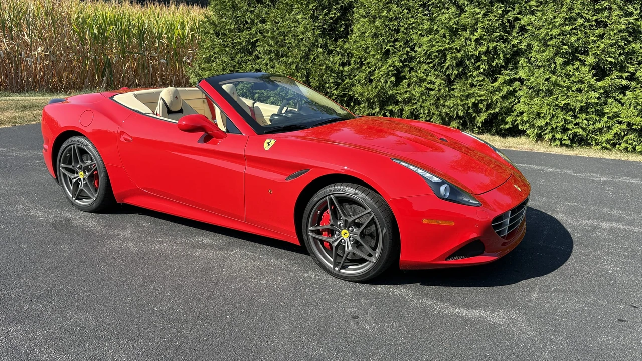 2016 Ferrari California T - Image 11 of 31
