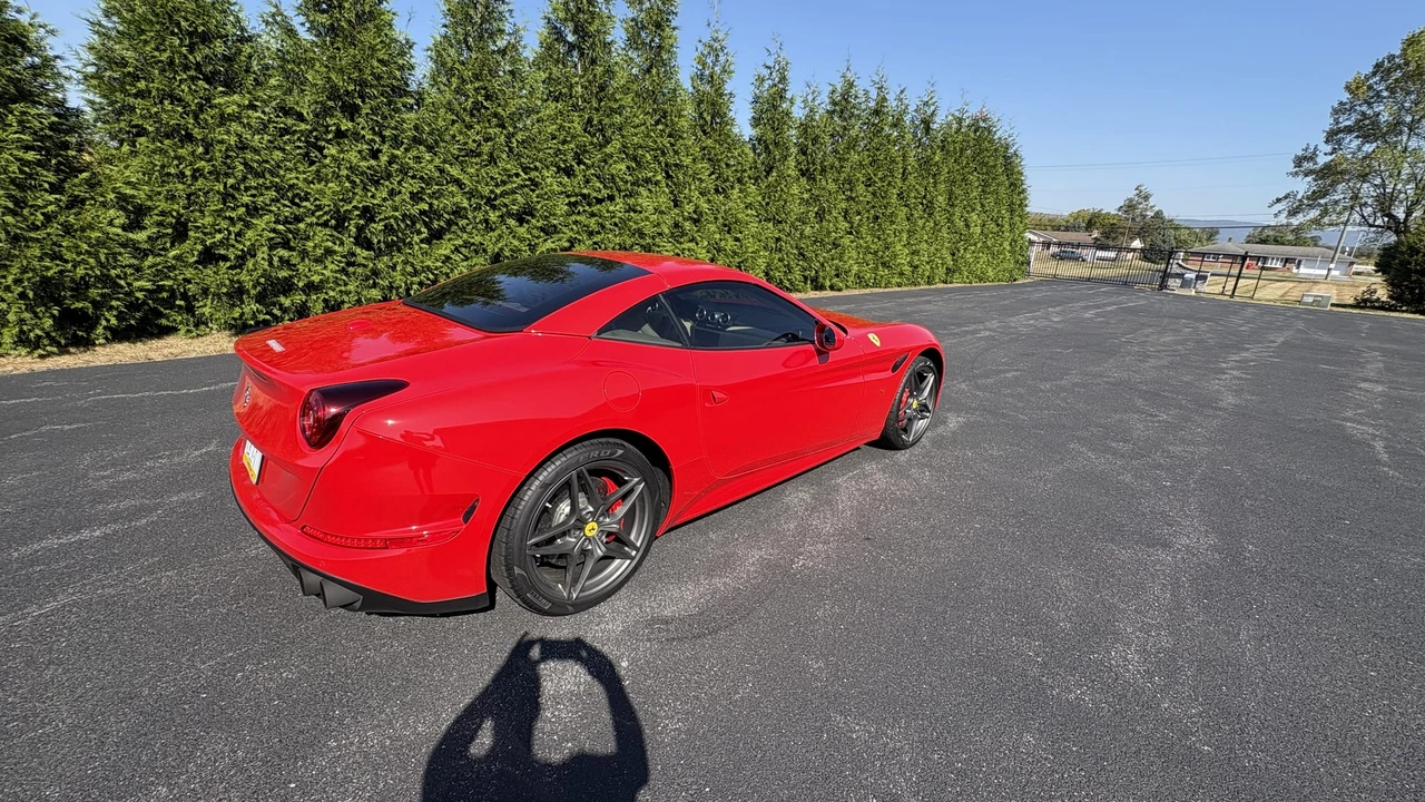 2016 Ferrari California T - Image 18 of 31