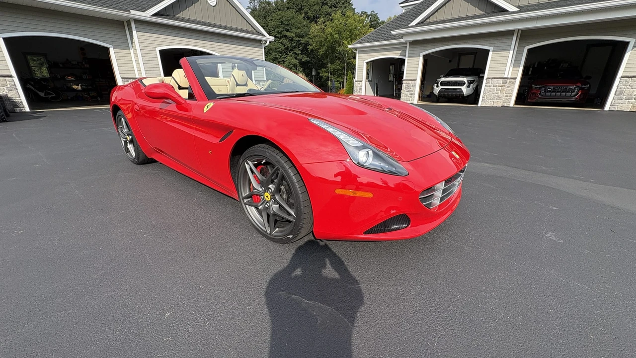 2016 Ferrari California T - Image 10 of 31