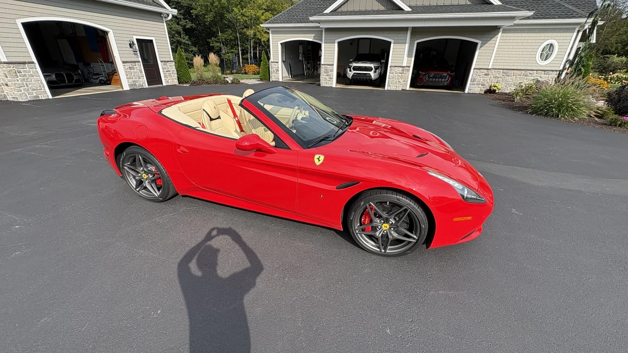 2016 Ferrari California T - Image 9 of 31