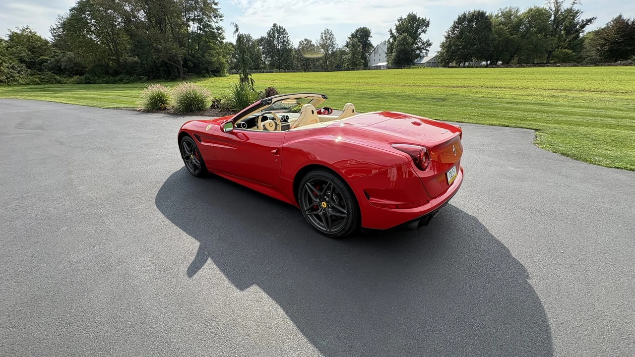 2016 Ferrari California T - Image 3 of 31