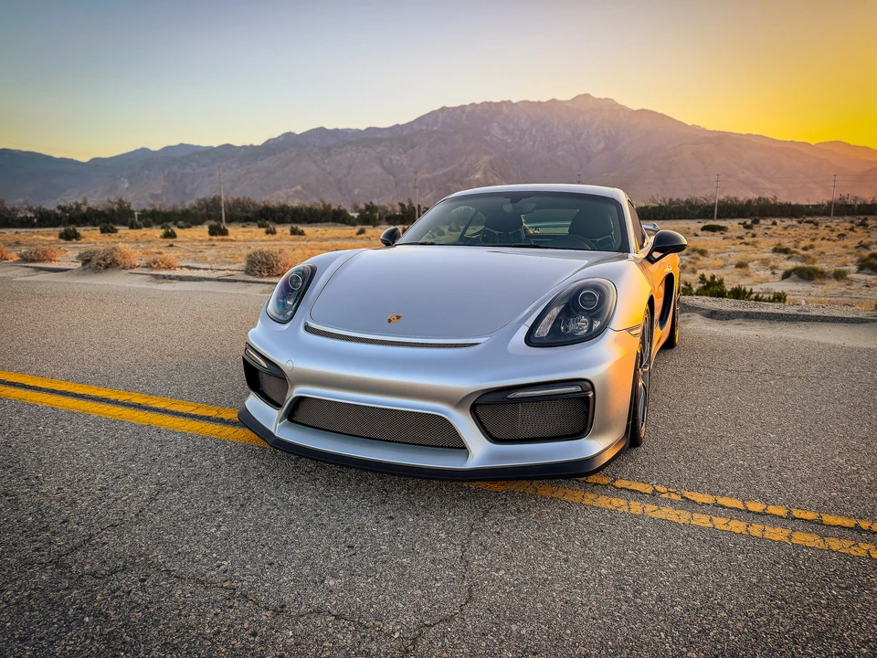 2016 Porsche 981 Cayman GT4 - Image 3 of 31