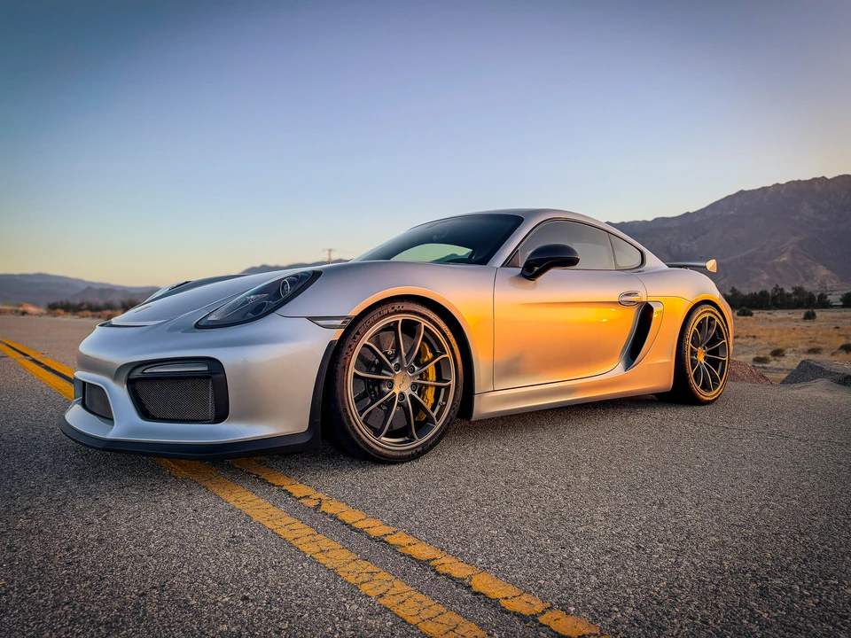 2016 Porsche 981 Cayman GT4 - Image 12 of 31