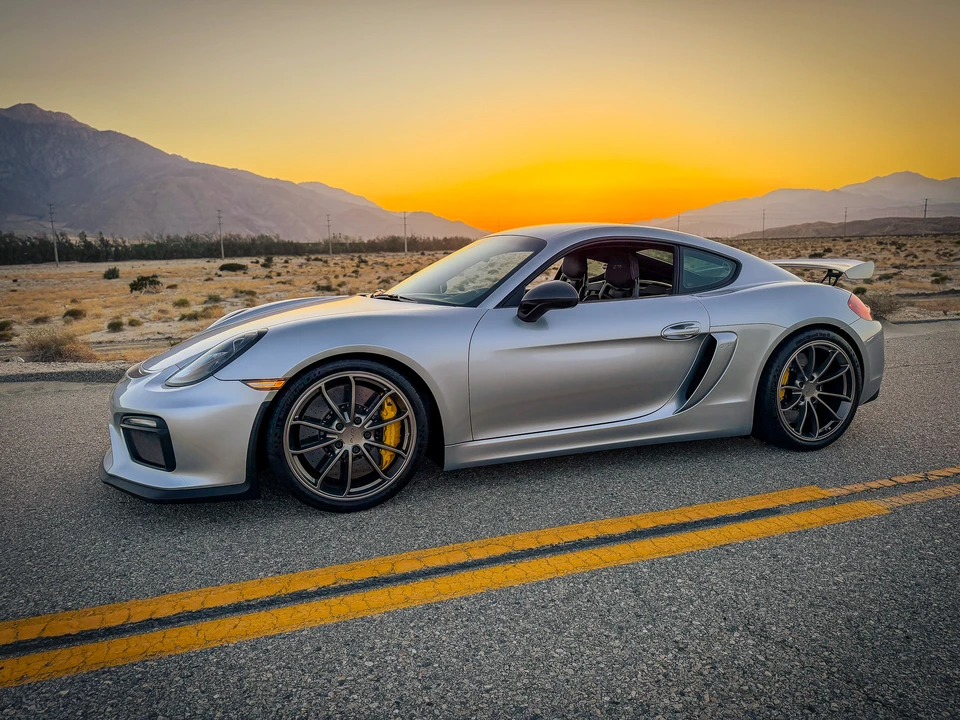 2016 Porsche 981 Cayman GT4 - Image 17 of 31