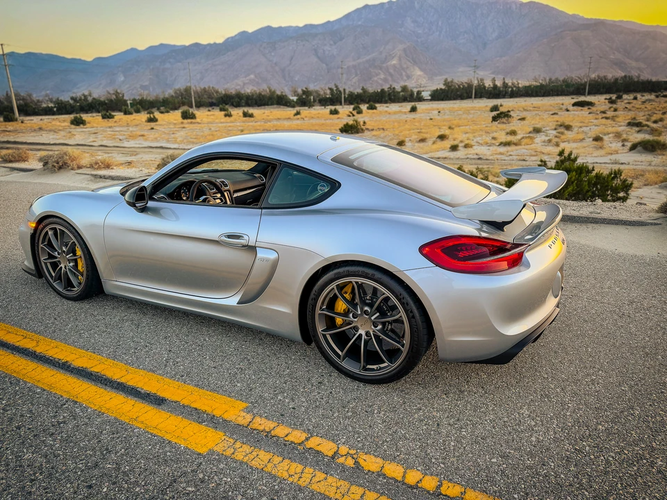 2016 Porsche 981 Cayman GT4 - Image 26 of 31