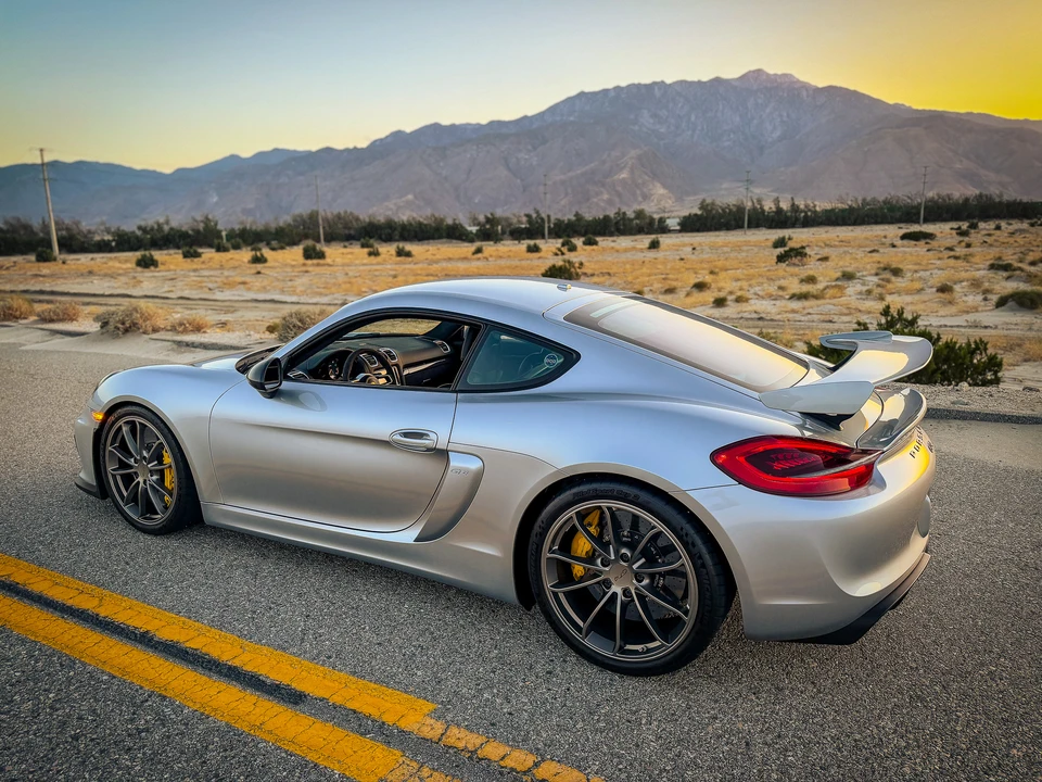 2016 Porsche 981 Cayman GT4 - Image 29 of 31