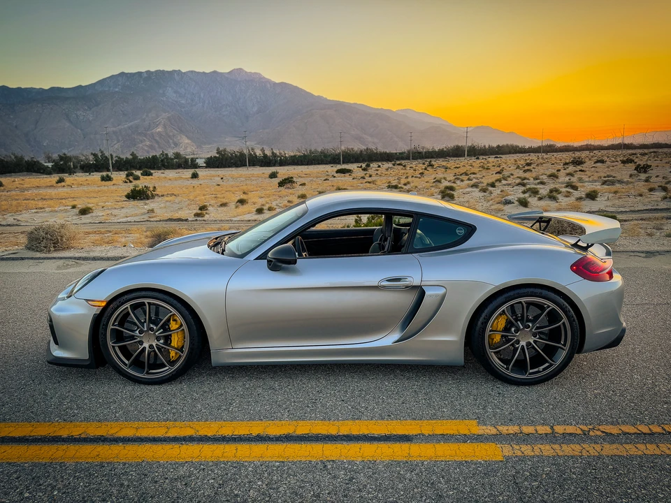 2016 Porsche 981 Cayman GT4 - Image 23 of 31