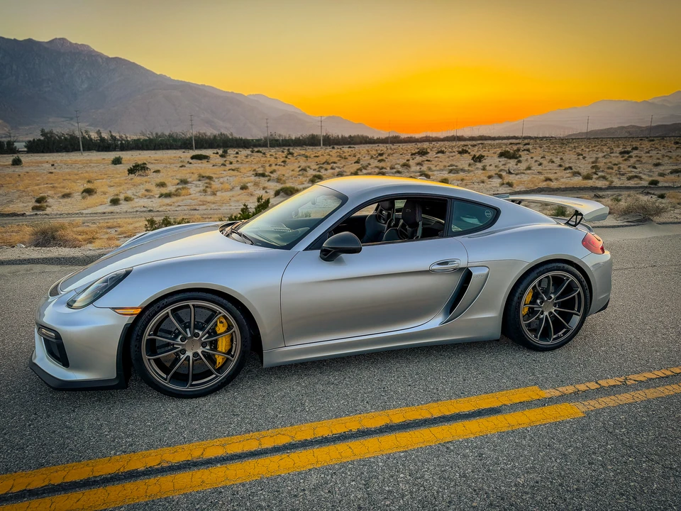 2016 Porsche 981 Cayman GT4 - Image 19 of 31