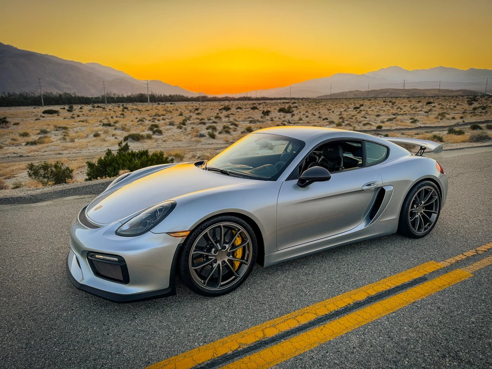 2016 Porsche 981 Cayman GT4 - Image 15 of 31