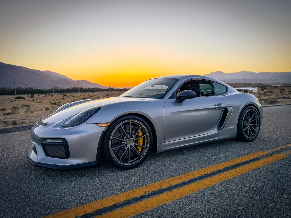 2016 Porsche 981 Cayman GT4 - Image 16 of 31