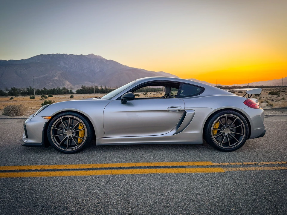 2016 Porsche 981 Cayman GT4 - Image 20 of 31