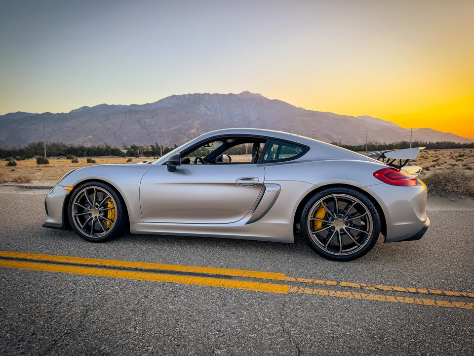 2016 Porsche 981 Cayman GT4 - Image 21 of 31
