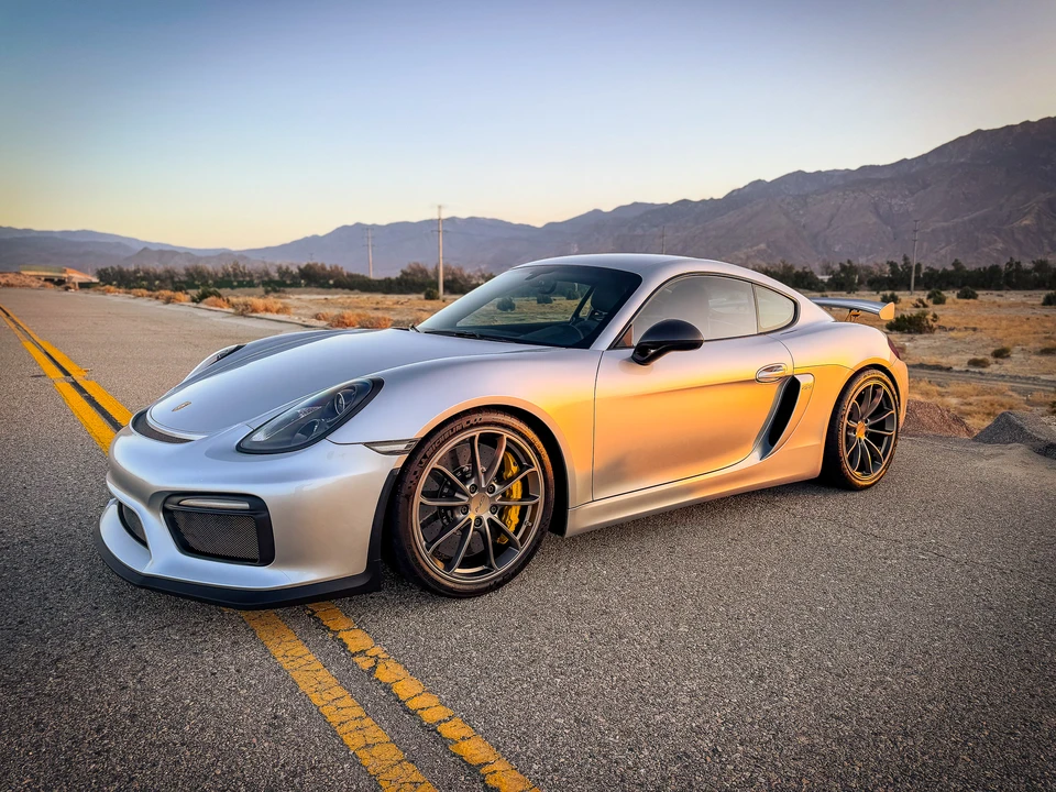 2016 Porsche 981 Cayman GT4 - Image 13 of 31