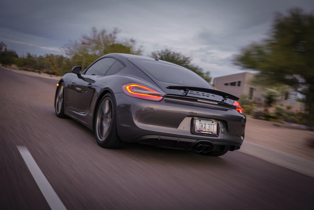 2016 Porsche 981 Cayman GTS - Image 14 of 31