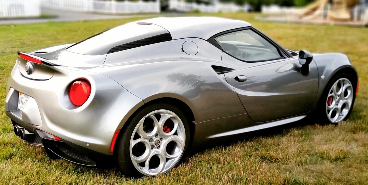 2017 Alfa Romeo 4C Coupe - Image 9 of 31