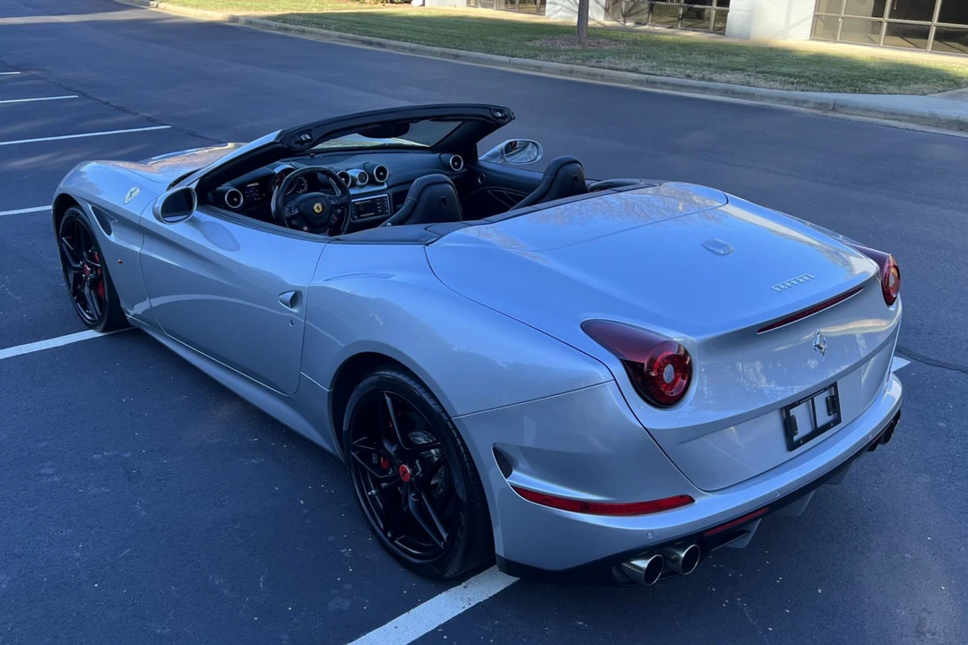 2017 Ferrari California T - Image 13 of 31