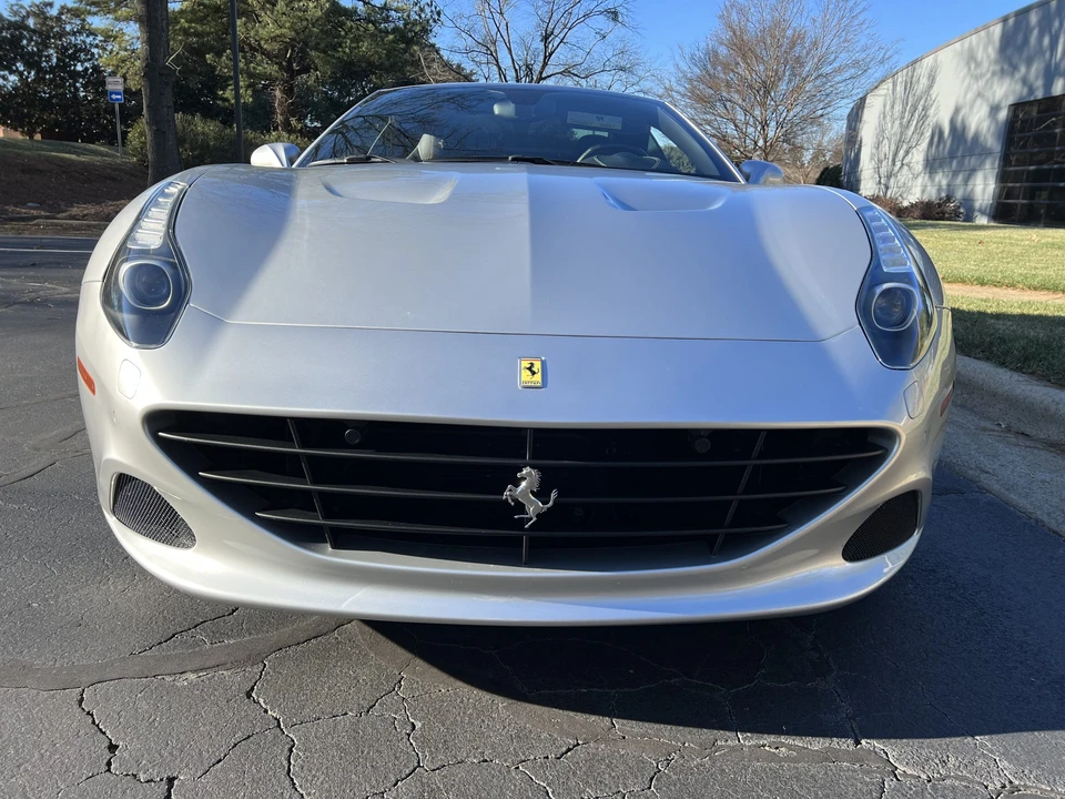2017 Ferrari California T - Image 7 of 31