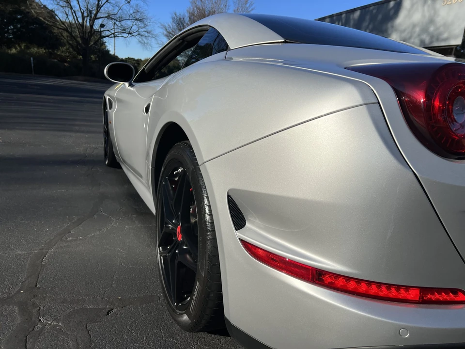 2017 Ferrari California T - Image 23 of 31