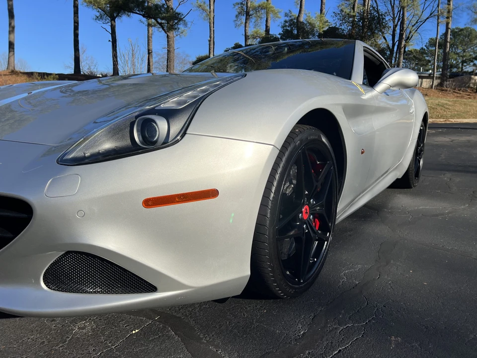 2017 Ferrari California T - Image 20 of 31