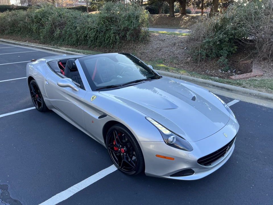 2017 Ferrari California T - Image 15 of 31