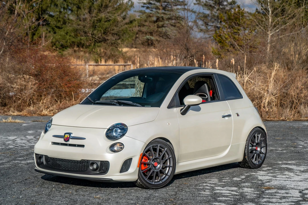 2017 Fiat Abarth 500 - Image 2 of 31