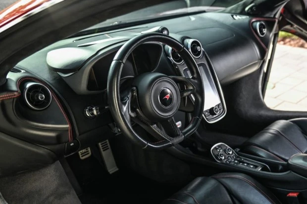2017 McLaren 570S - Image 5 of 8