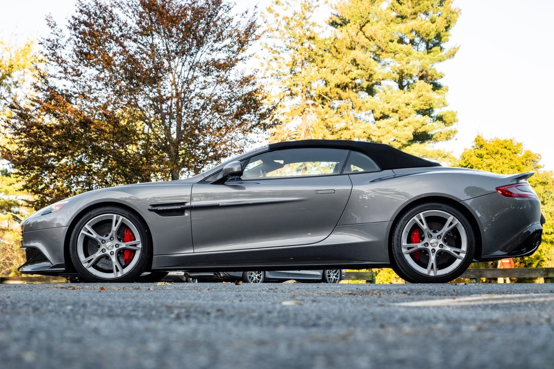 2018 Aston Martin Vanquish 2nd Gen - Image 19 of 31