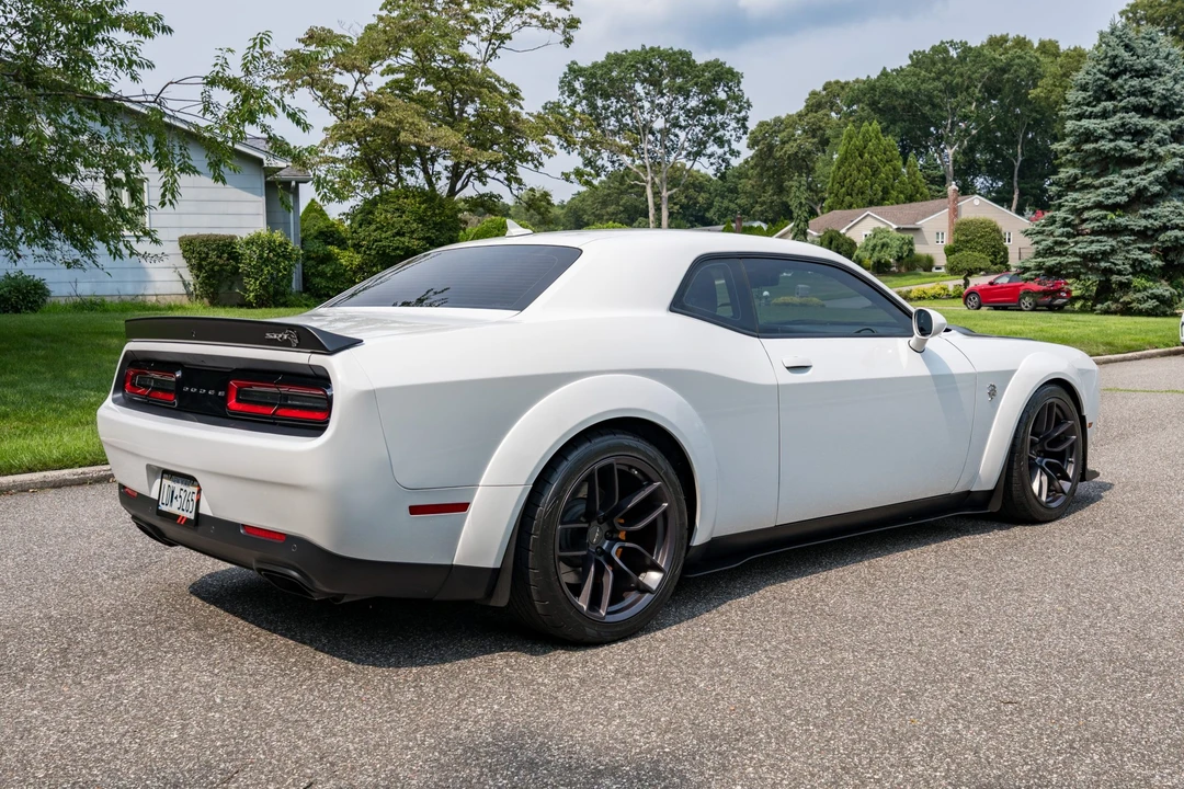 2018 Dodge Challenger SRT Hellcat 3rd Gen - Image 9 of 31