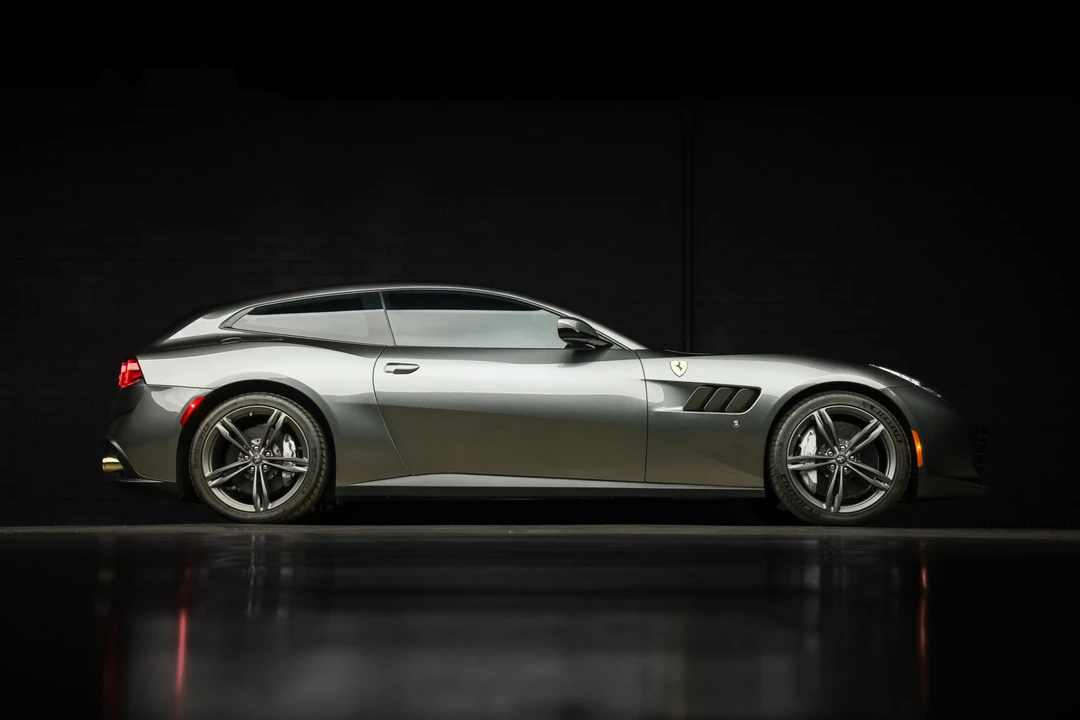 2018 Ferrari GTC4Lusso - Image 17 of 31