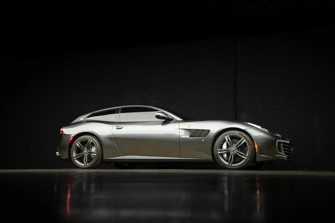2018 Ferrari GTC4Lusso - Image 16 of 31