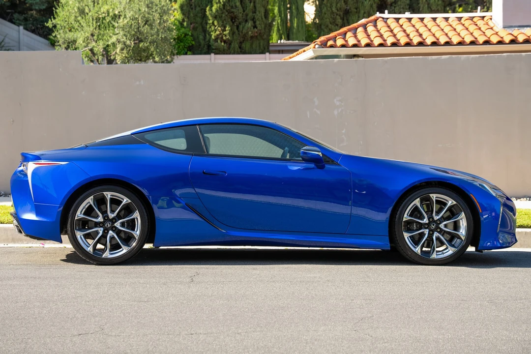 2018 Lexus LC - Image 8 of 31