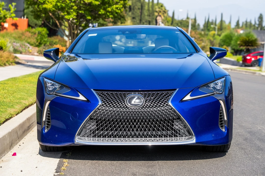 2018 Lexus LC - Image 10 of 31